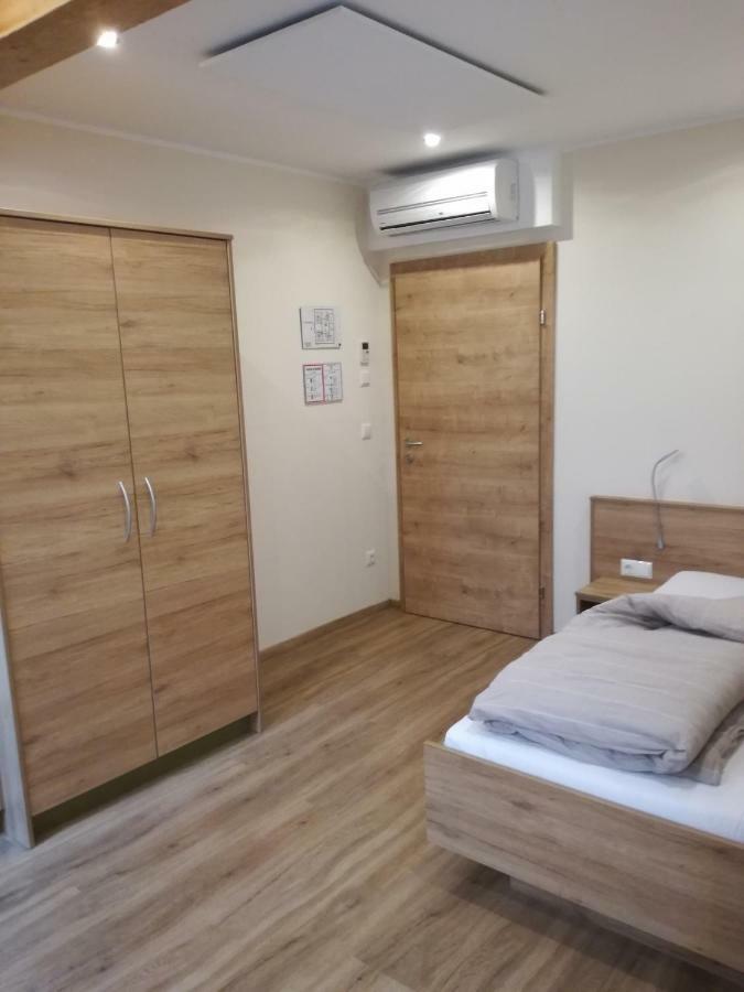 Hotel - Garni Mittelpunkt-Europa Gmbh ブラウナウ・アム・イン エクステリア 写真